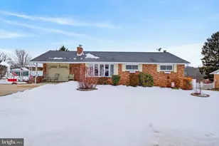 18 Woodland Dr, York, PA 17407 - Photo 1