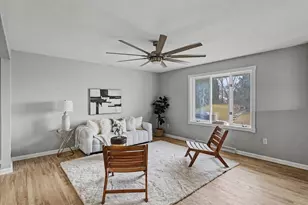 1360 Breezeview Dr, York, PA 17404 - Photo 5