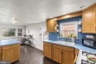 1314 Canterbury Ln, York, PA 17406 - Photo 11