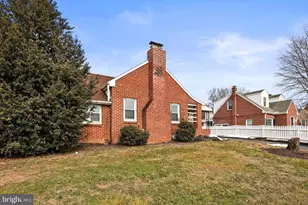1314 Canterbury Ln, York, PA 17406 - Photo 3