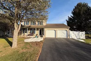 812 Kinross Ave, York, PA 17402 - Photo 3