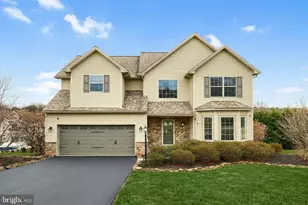 2760 Primrose Ln N, York, PA 17404 - Photo 3