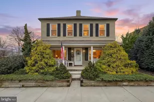 209 N 3rd St, Hanover, PA 17331 - Photo 1