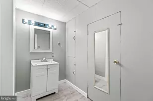 402 Broadway, Hanover, PA 17331 - Photo 35