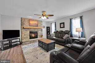 24 Rockdale Dr, Seven Valleys, PA 17360 - Photo 7