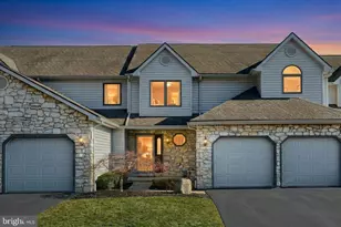 2696 Fairway Dr, York, PA 17402 - Photo 1