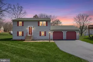 2228 Heather Rd, York, PA 17408 - Photo 1