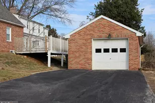 1300 Bonneview Rd, York, PA 17406 - Photo 3