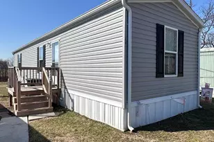 69 Mobile Dr, Thomasville, PA 17364 - Photo 1