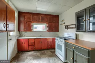 925 W College Ave, York, PA 17401 - Photo 11