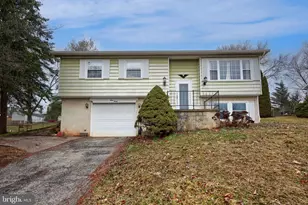 390 Lincolnway Dr, York, PA 17408 - Photo 1