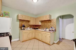 104 E College Ave, York, PA 17401 - Photo 17