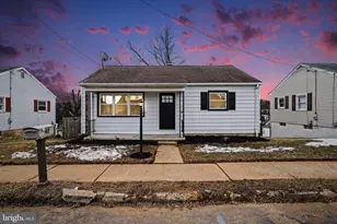43 W High St, Windsor, PA 17366 - Photo 1