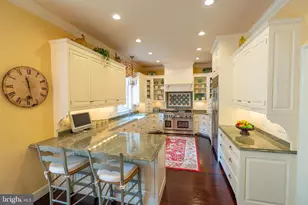 1101 Smallbrook Ln, York, PA 17403 - Photo 3