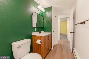 282 E Broadway, Red Lion, PA 17356 - Photo 17