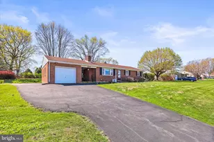 3530 E Prospect Rd, York, PA 17402 - Photo 3