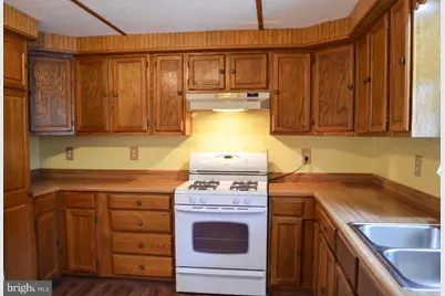 324 Blue Jay Drive, Red Lion, PA 17356 - Photo 15