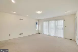 2729 Sparrow Dr, York, PA 17408 - Photo 9