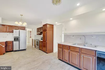 2729 Sparrow Drive, York, PA 17408 - Photo 7