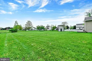 1190 Cherimoya St, York, PA 17404 - Photo 3