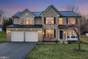 735 Clydesdale Dr, York, PA 17402 - Photo 1