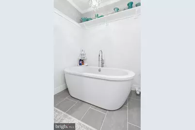 223 Broadway, Hanover, PA 17331 - Photo 35