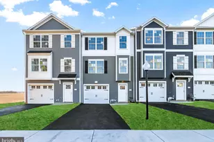 16 Secretariat Dr, Hanover, PA 17331 - Photo 1