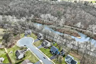 140 Burberry Ln, Mount Wolf, PA 17347 - Photo 5