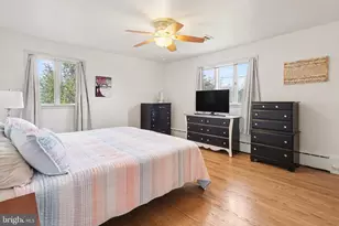 1353 Clover Ln, York, PA 17403 - Photo 7