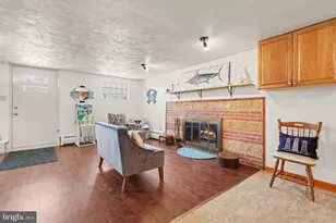 1353 Clover Ln, York, PA 17403 - Photo 5