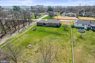 1885 Roosevelt Ave, York, PA 17408 - Photo 3