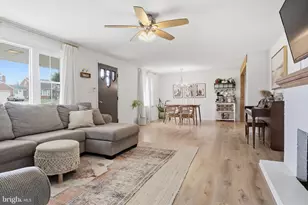 2733 Sunset Ln, York, PA 17408 - Photo 7