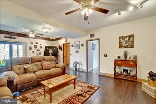 116 West Ct, Glen Rock, PA 17327 - Photo 25