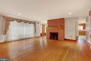 241 Charles St, Hanover, PA 17331 - Photo 7