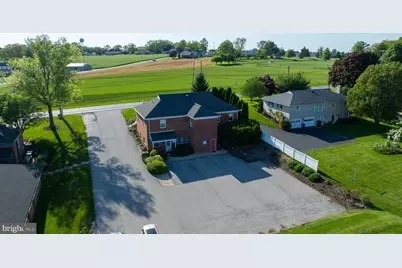 735 S Pleasant Avenue, Dallastown, PA 17313 - Photo 3