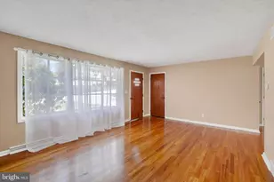 2710 Whitney Dr, York, PA 17402 - Photo 7