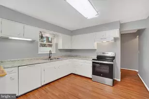 2710 Whitney Dr, York, PA 17402 - Photo 3