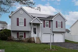 606 Butterfly Cir, Dallastown, PA 17313 - Photo 5