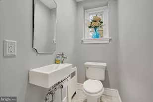 1029 Smallbrook Ln, York, PA 17403 - Photo 9