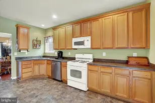 2695 Friends Cir, York, PA 17408 - Photo 11