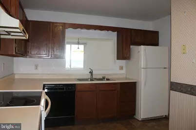 2287 N Point Drive, York, PA 17406 - Photo 5