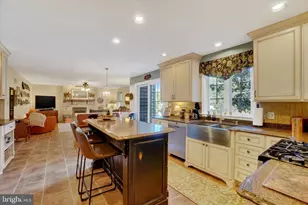 934 Castle Pond Dr, York, PA 17402 - Photo 9