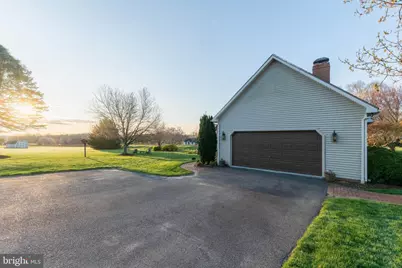 13729 Cross Roads Avenue, Felton, PA 17322 - Photo 5