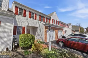 107 Carriage Hill Ln, York, PA 17406 - Photo 3