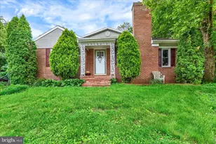 40 W Locust Ln, York, PA 17406 - Photo 1