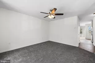 8 Shady Tree Ct, York, PA 17402 - Photo 5