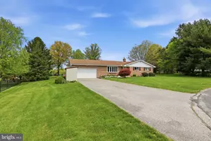 60 Catalina Dr, Mount Wolf, PA 17347 - Photo 5
