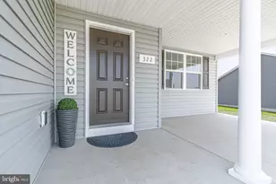 322 Valley View Cir, York, PA 17408 - Photo 3