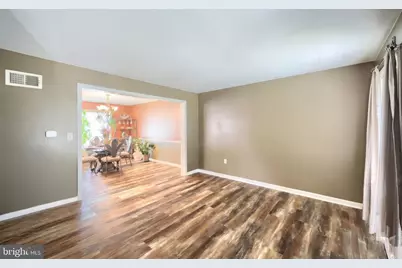 315 Lynne Drive, Mount Wolf, PA 17347 - Photo 13