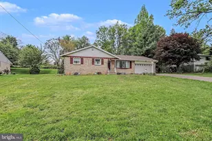 12 Greenbriar Dr, York, PA 17407 - Photo 3